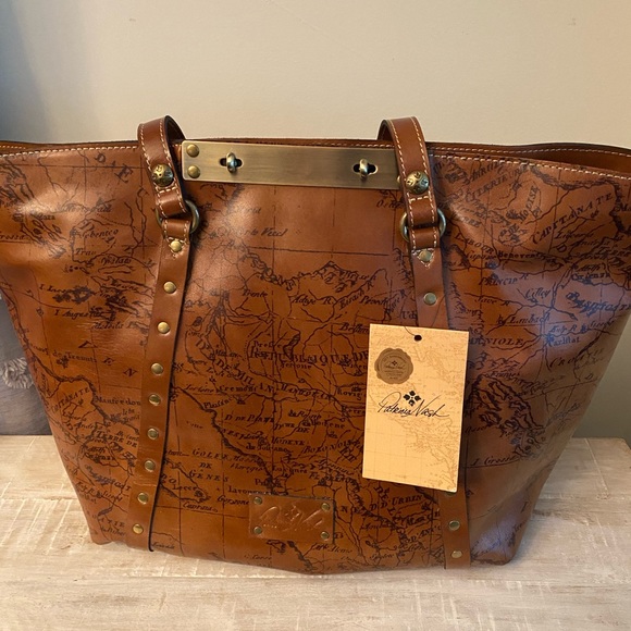 Patricia Nash Handbags - Patricia Nash NEW Benvenuto Map Tote